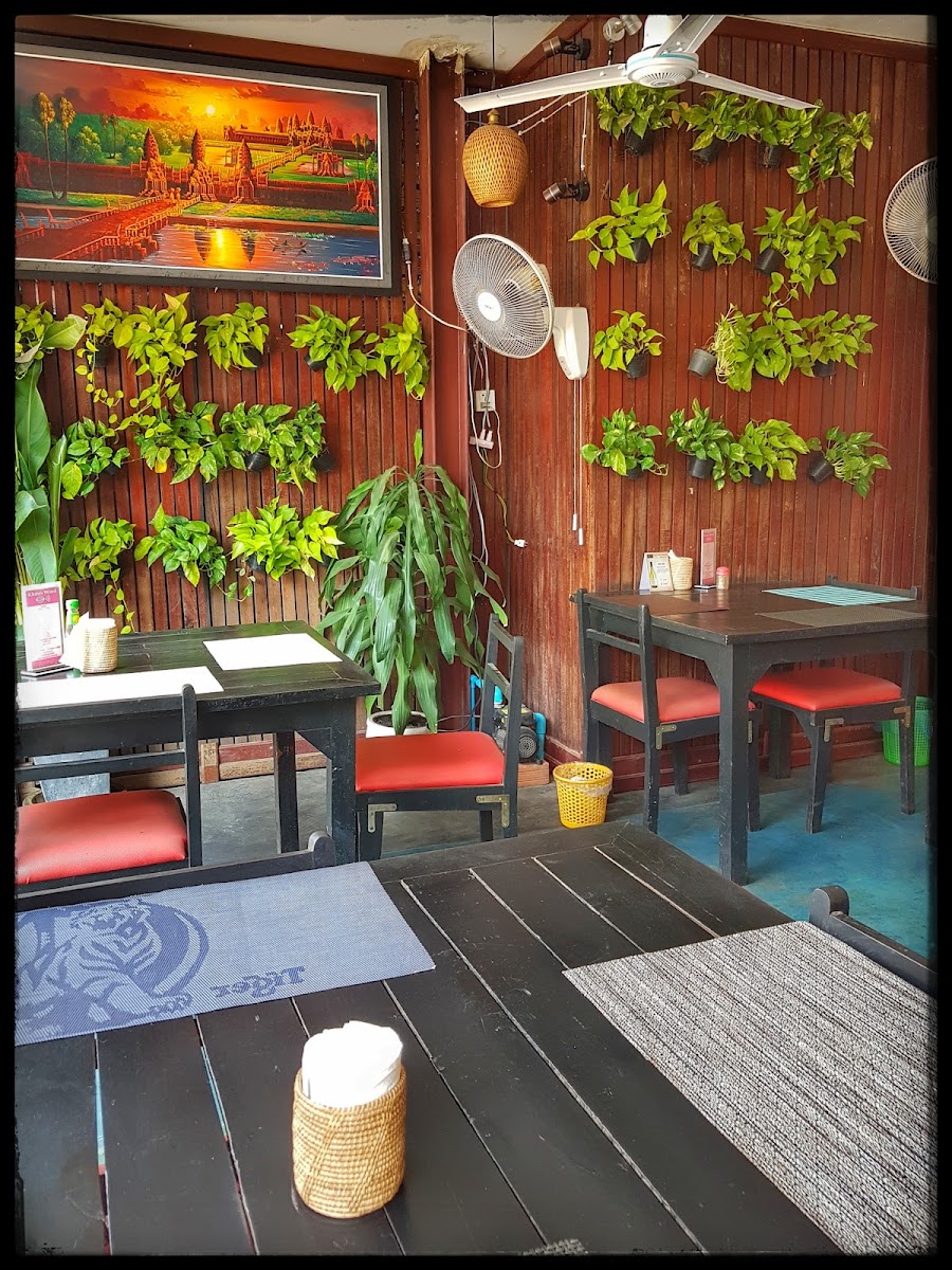 Molop Wat Damnak Restaurant